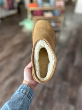 Load image into Gallery viewer, Faux Fur Lined Shortie Boots