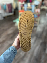 Load image into Gallery viewer, Faux Fur Lined Shortie Boots