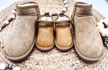Load image into Gallery viewer, Faux Fur and Suede Mini Shortie Boots