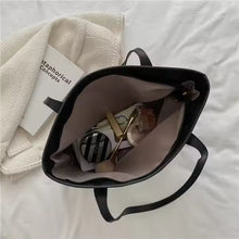 Load image into Gallery viewer, Weaved Checker Totes