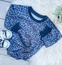 Load image into Gallery viewer, RTS: BLANK SWEATER CREWNECK BUBBLES-