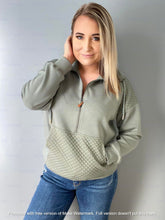 Load image into Gallery viewer, RTS:  FOREVER3AM BRANDED QUINN QUILTED HALF ZIP PULLOVERS-
