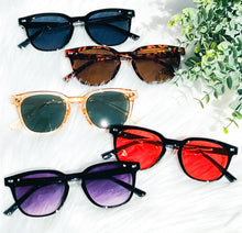 Load image into Gallery viewer, RTS Women’s Sunglasses
