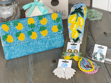 Load image into Gallery viewer, Lemon Turquoise Seed Beaded Clutch Bag S
