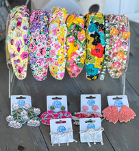 Load image into Gallery viewer, Julie Lemons and Floral Pink Pearl and Seed Beaded Top Knot Headband S
