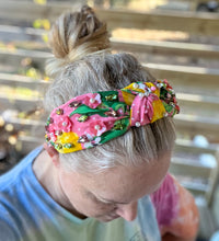 Load image into Gallery viewer, Julie Lemons and Floral Pink Pearl and Seed Beaded Top Knot Headband S

