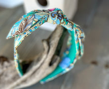 Load image into Gallery viewer, Casey Padded Bow Top Printed Headband.
